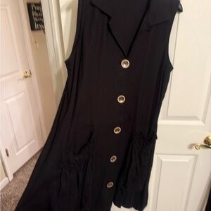 Chic Black linen Sleeveless Button-Down Dress longer on side with big collar